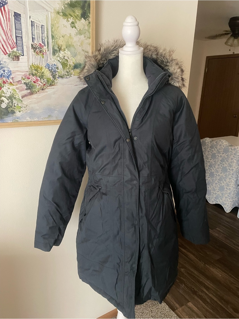 The North Face Arctic Parka Down Fur Trim Coat Jacket in Size Medium